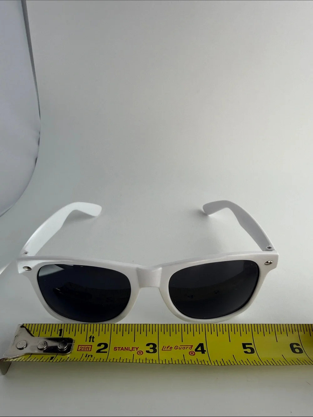 White Sun Glasses by El Cristiano 1761